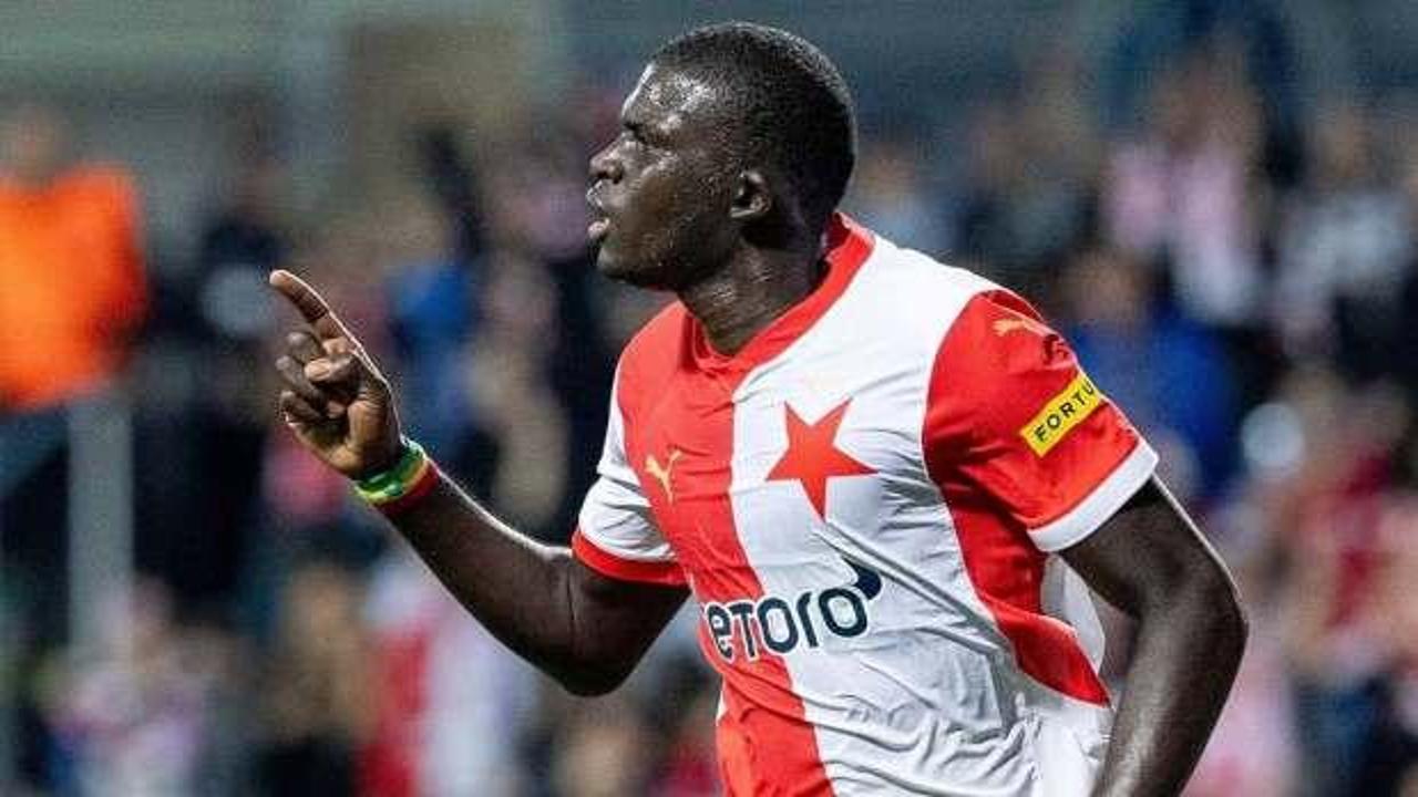 Fenerbah&ccedil;e'ye kemik gibi sol bek! Moussa Sow etkin rol oynayacak