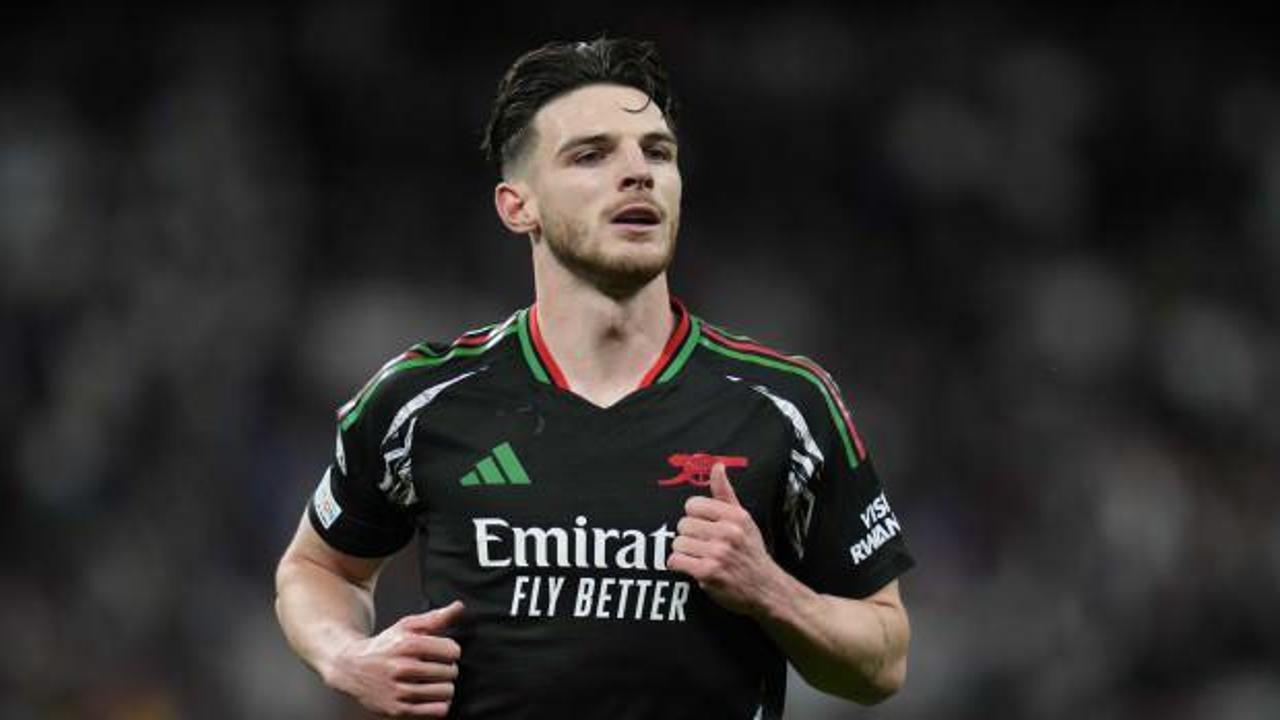 Ma&ccedil; sona erince soyunma odasına gitmedi: Dikkat &ccedil;eken 'Declan Rice' detayı