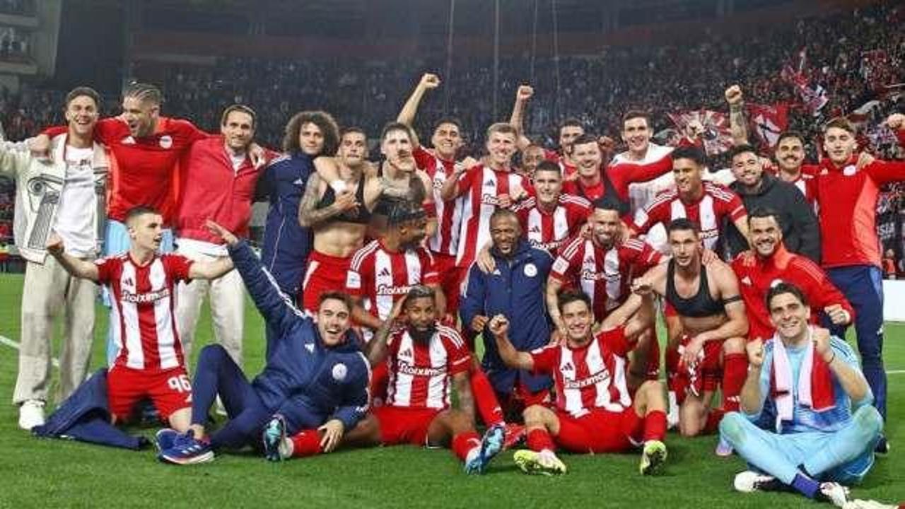 S&uuml;per Lig'in eski yıldızı Olympiakos'u şampiyon yaptı