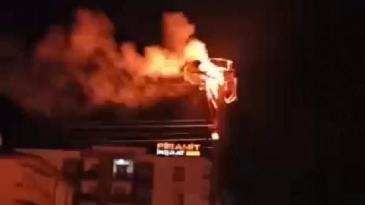 Van'da korku dolu anlar! Elektrik trafosu havai fişek gibi patladı