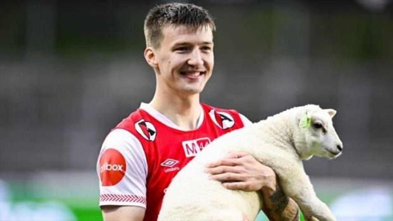 22 yıl sonra lige d&ouml;nd&uuml;ler! Ma&ccedil;ın oyuncusuna 'kuzu' hediye ettiler