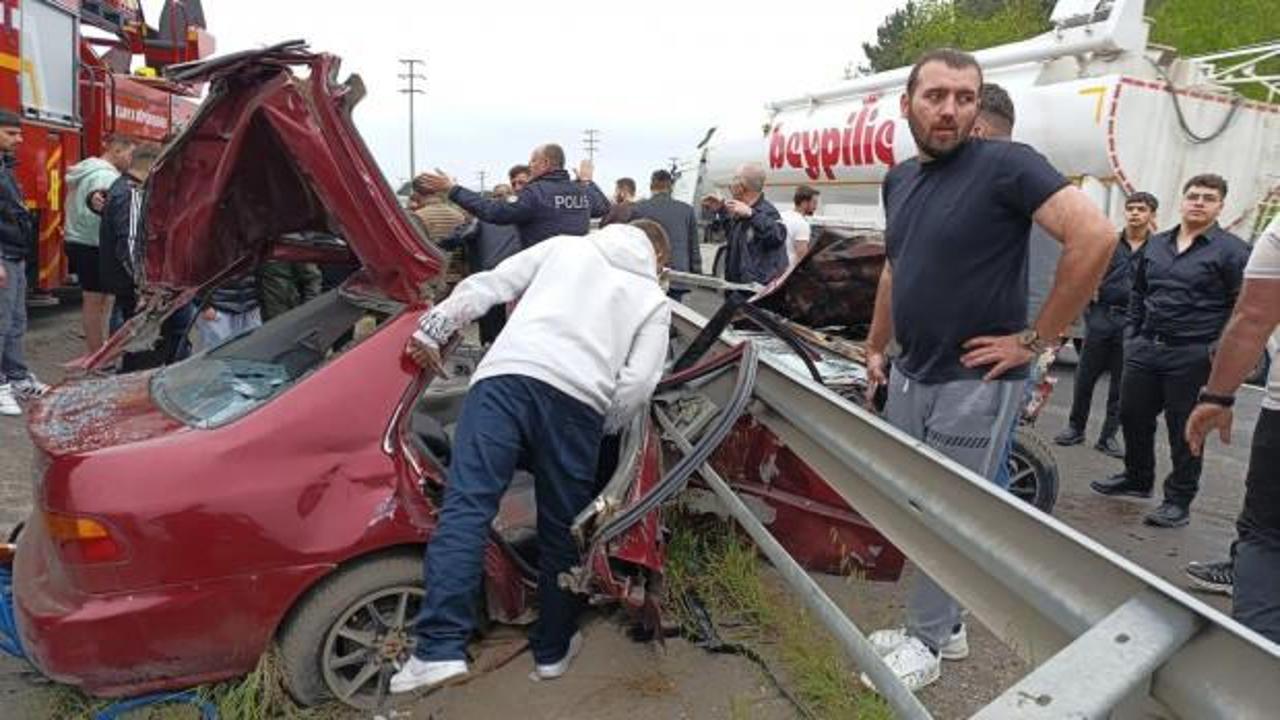 Bariyere &ccedil;arpan otomobildeki 2 kişi ağır yaralandı