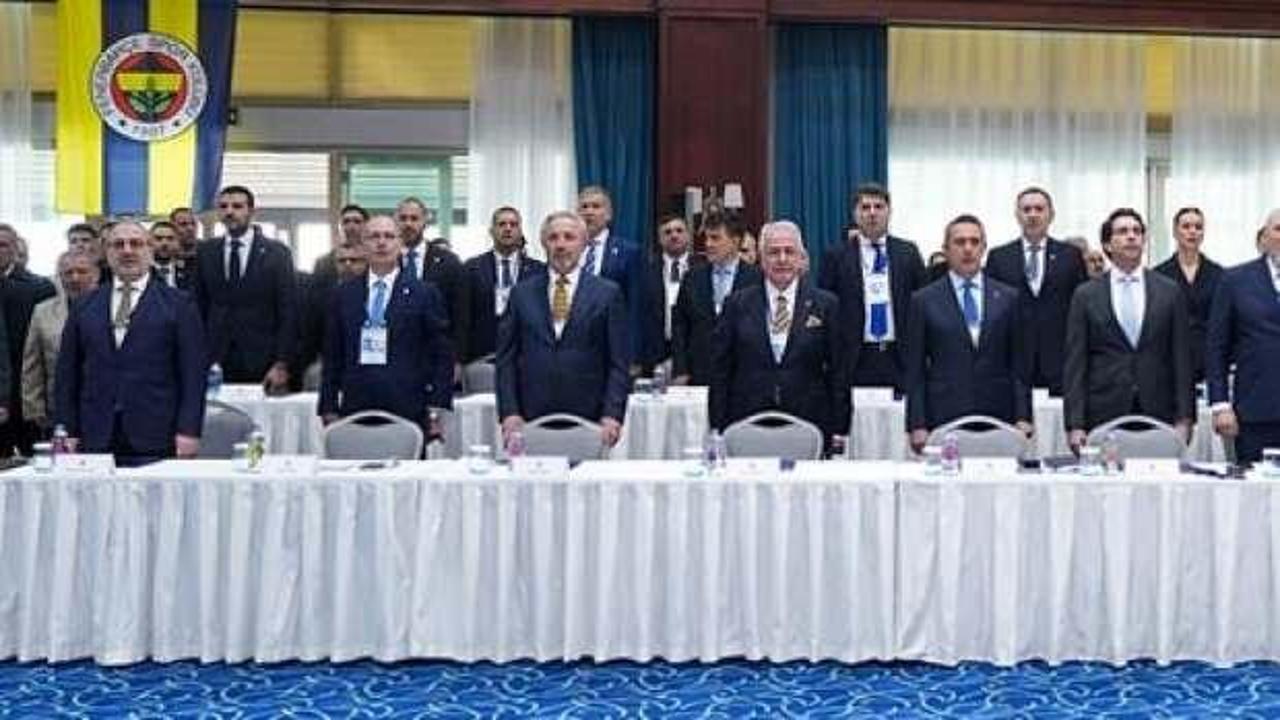 Fenerbah&ccedil;e Divan Kurulu'nda ortalık karıştı! &Uuml;mit &Ouml;zat, Başkan adayıyla tartıştı