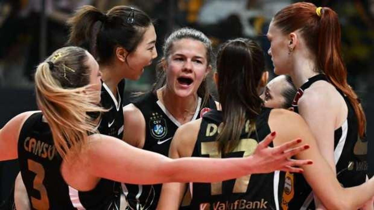 Fenerbah&ccedil;e'yi deviren VakıfBank şampiyon oldu
