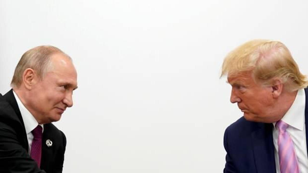 Gizemli portre g&uuml;n y&uuml;z&uuml;ne &ccedil;ıktı! Putin Trump'a hediye etmişti!