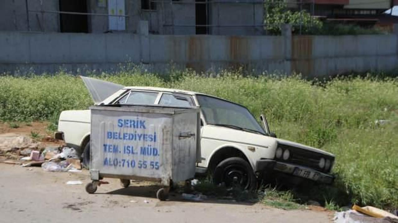 Gören gözlerine inanamadı! Çöpe araba attılar