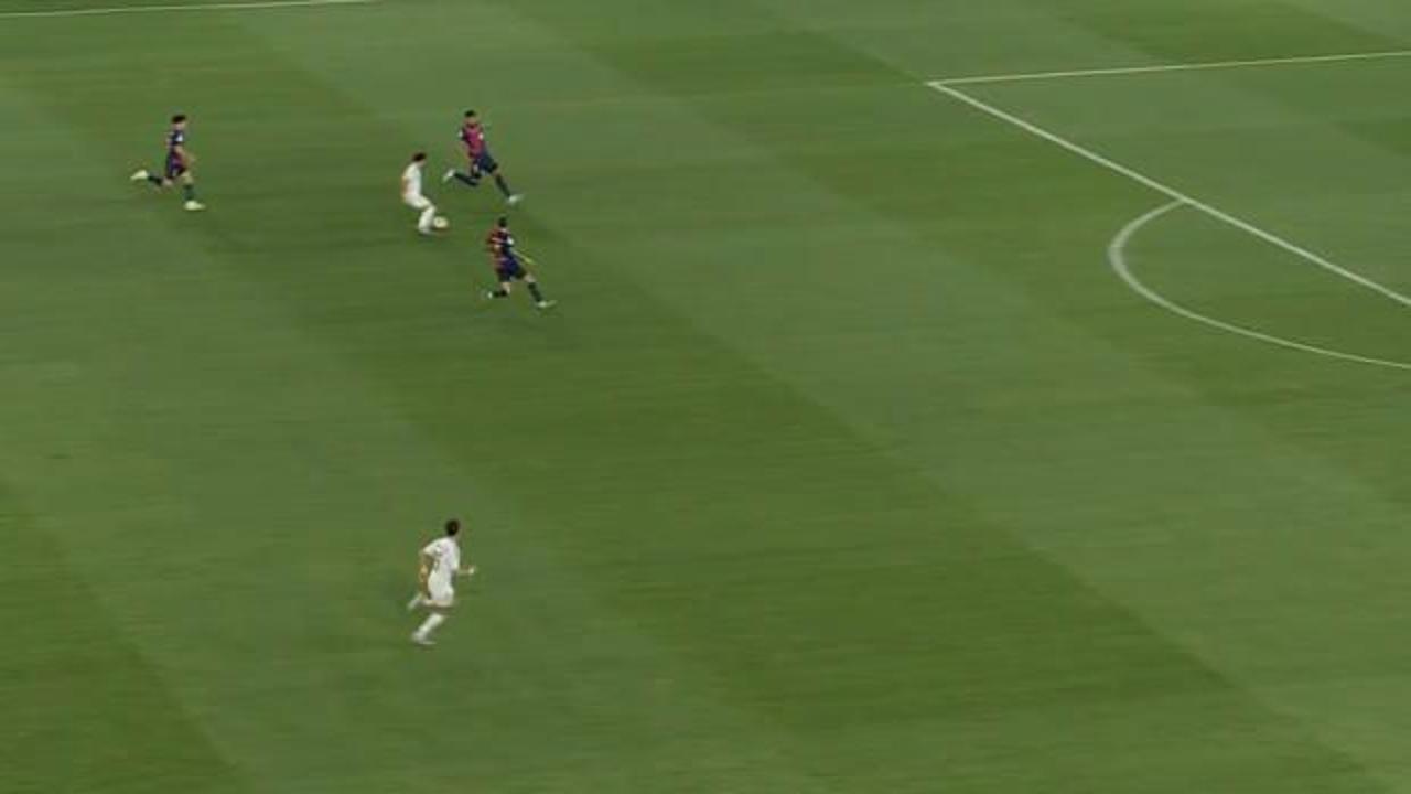 İspanya'da 'Arda G&uuml;ler' tepkisi: "Tamamen boştu, neden pas atmadı?"