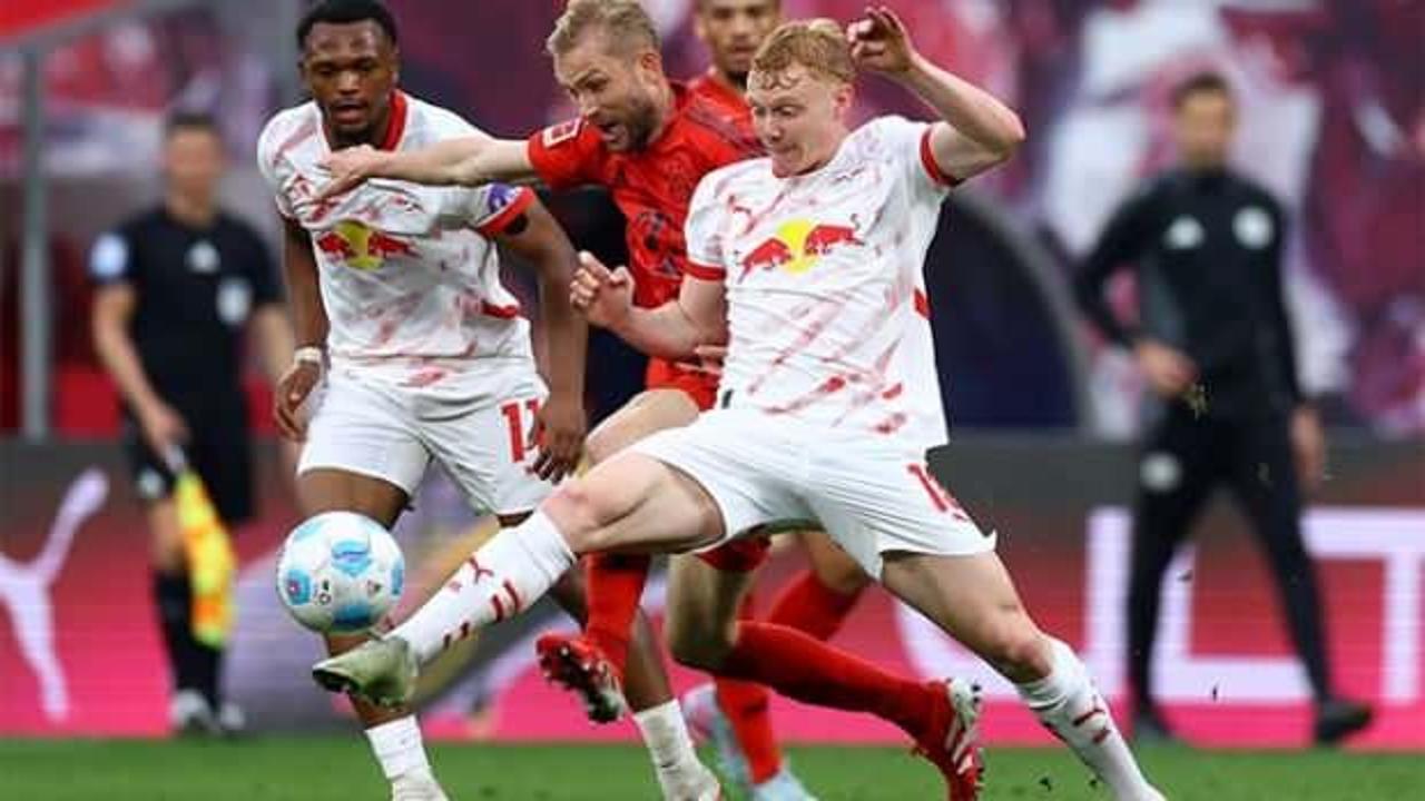 2-0'dan 2 dakikada d&ouml;nd&uuml;ler! 6 goll&uuml; ma&ccedil;ta şampiyonluk ertelendi