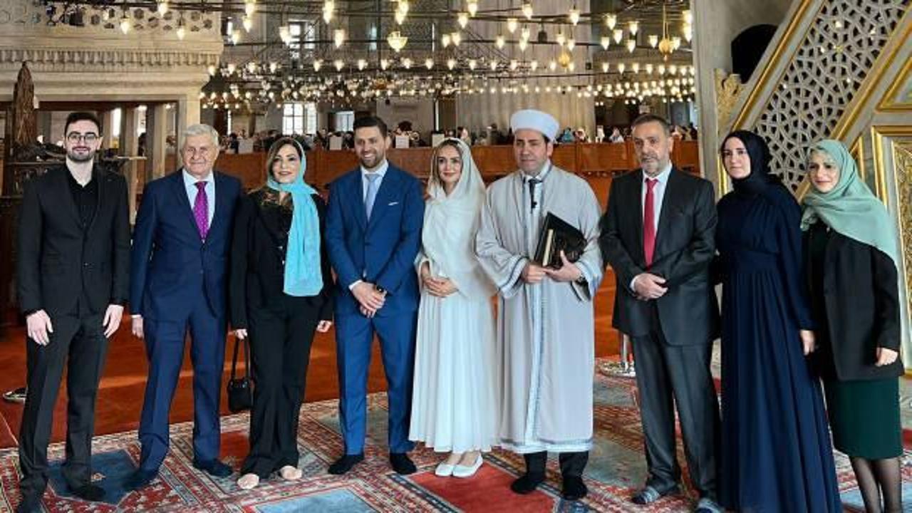 Sultanahmet'te çifte mutluluk! Önce Müslüman sonra damat oldu