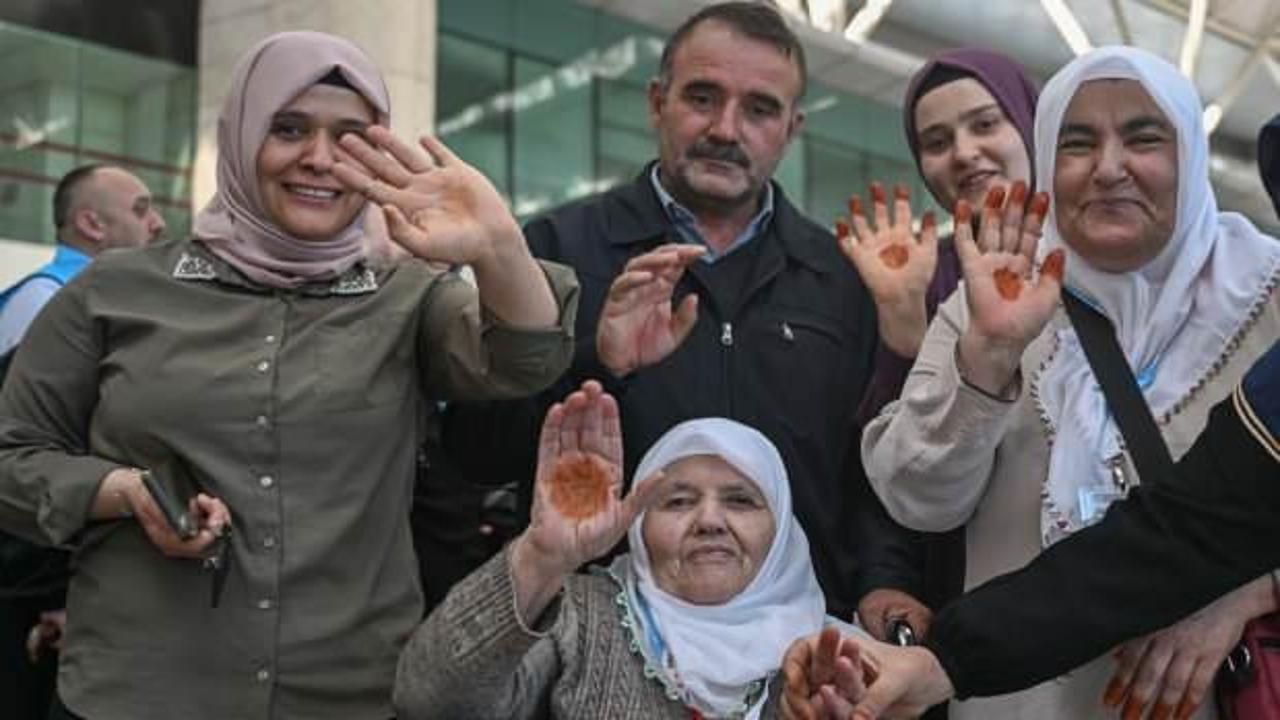 Ankara'dan ilk hac kafilesi dualarla uğurlandı