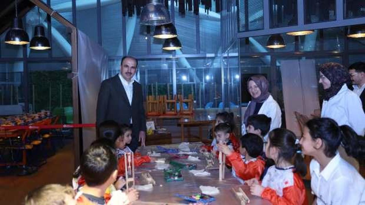 Başkan Altay, Bilim Merkezi Çocuk Şenliği’nde çocukların coşkusuna ortak oldu
