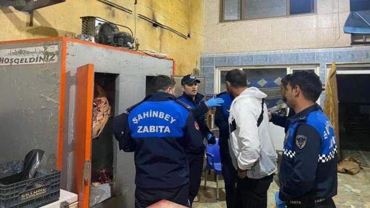 Gaziantep'te 1,5 ton bozuk et ele ge&ccedil;irildi