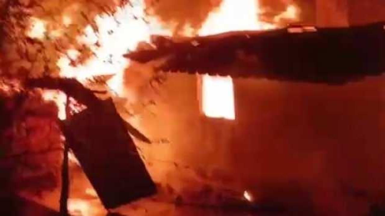 Karab&uuml;k'te iki evde yangın!