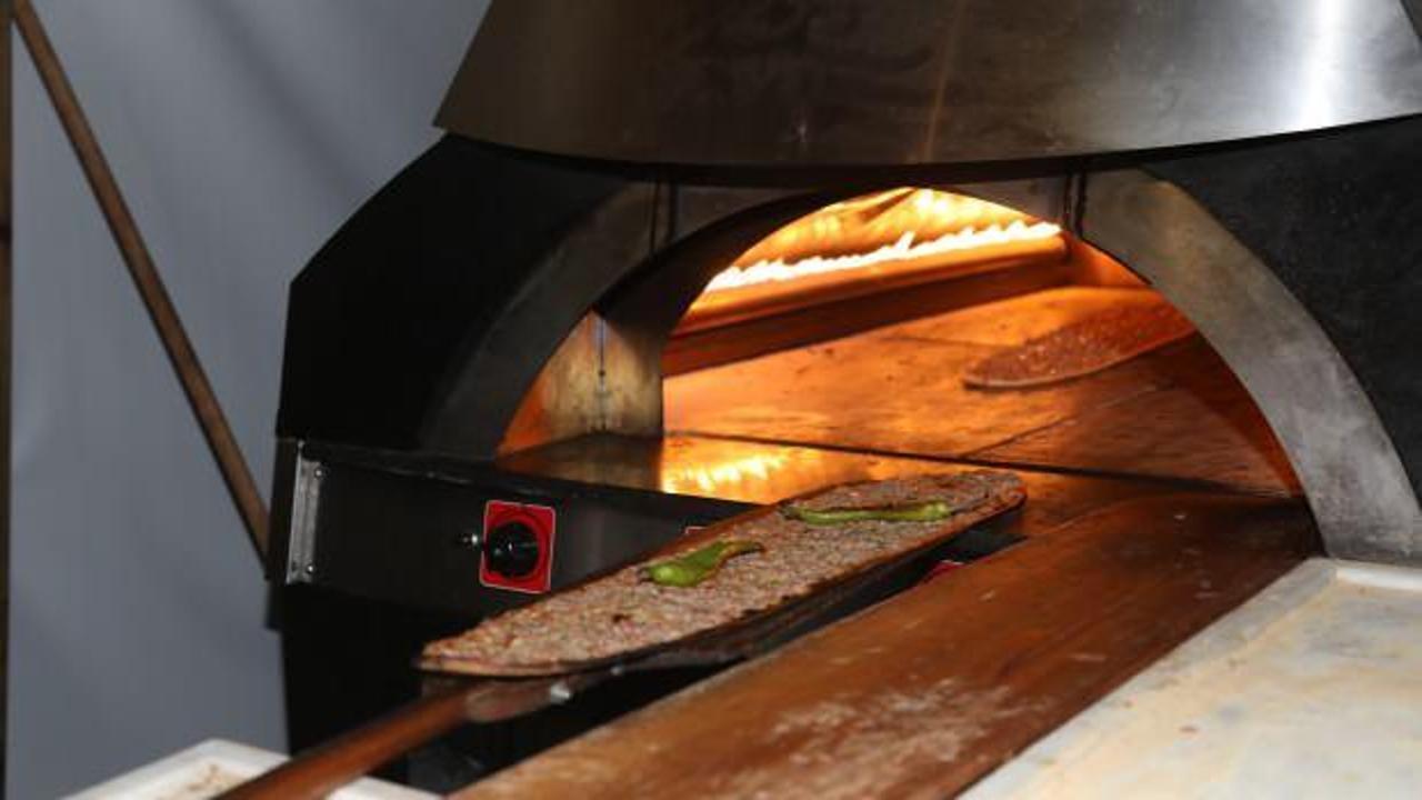 Konbeltaş Türkiye’nin ilk TSE onaylı etliekmek üretim belgesini aldı