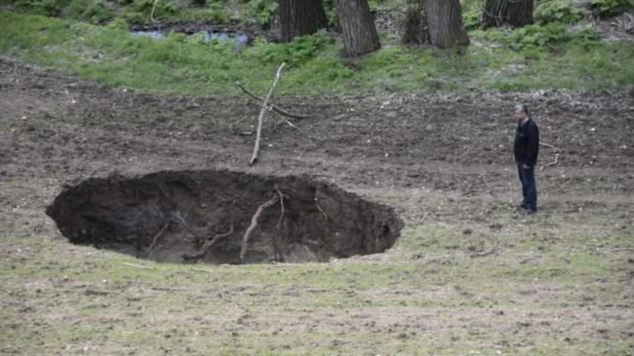 K&ouml;yl&uuml;leri tedirgin eden olay: Tam 7 metre &ccedil;apında! 