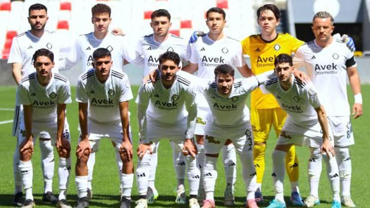 S&uuml;per Lig'in efsane takımı 2. Lig&rsquo;e galibiyetle veda etti