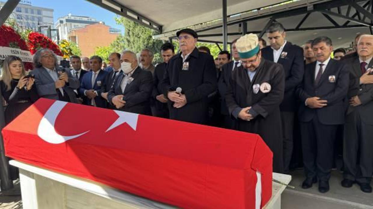 T&uuml;rk halk m&uuml;ziği sanat&ccedil;ısı Yavuz Top, son yolculuğuna uğurlandı