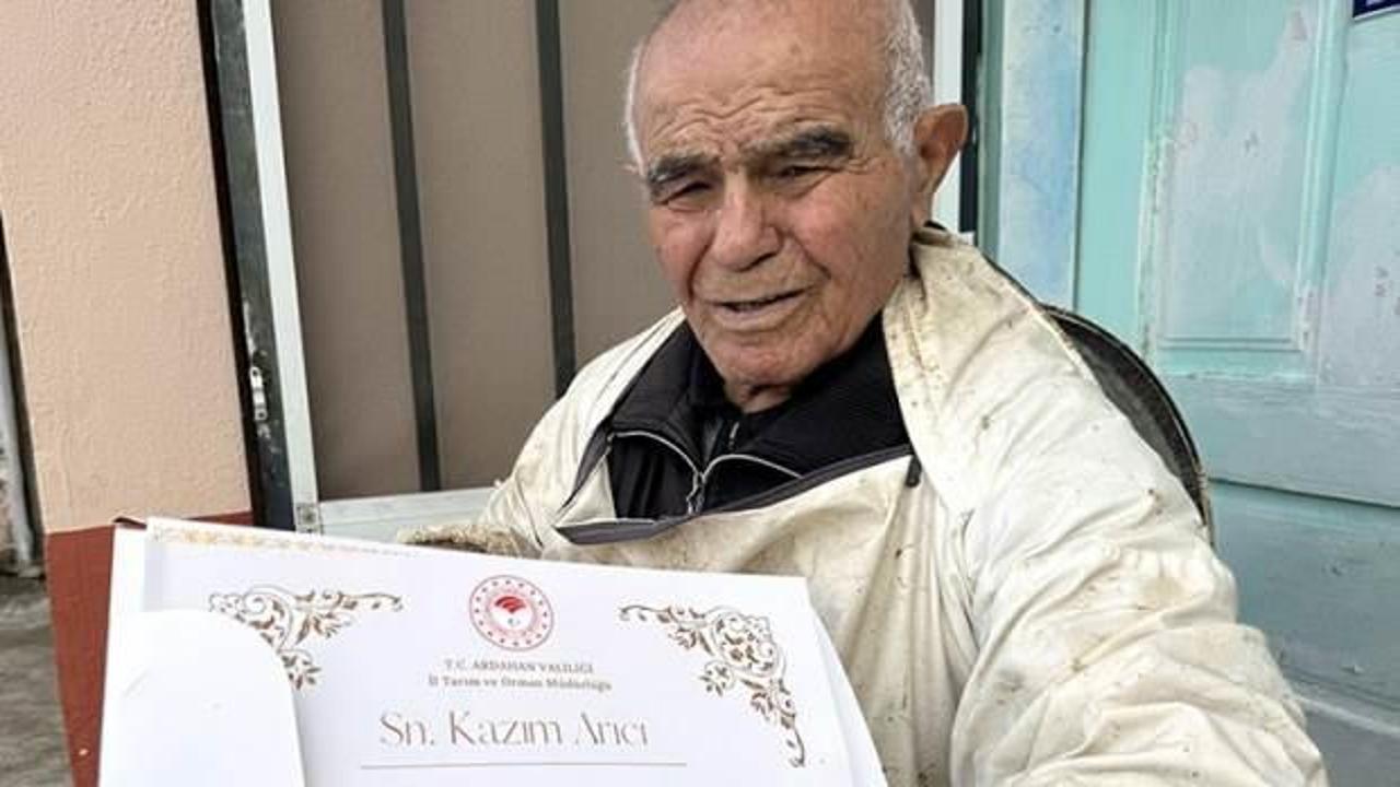 101 yaşında gençlere taş çıkarıyor! Şehirde bir gün durmadı