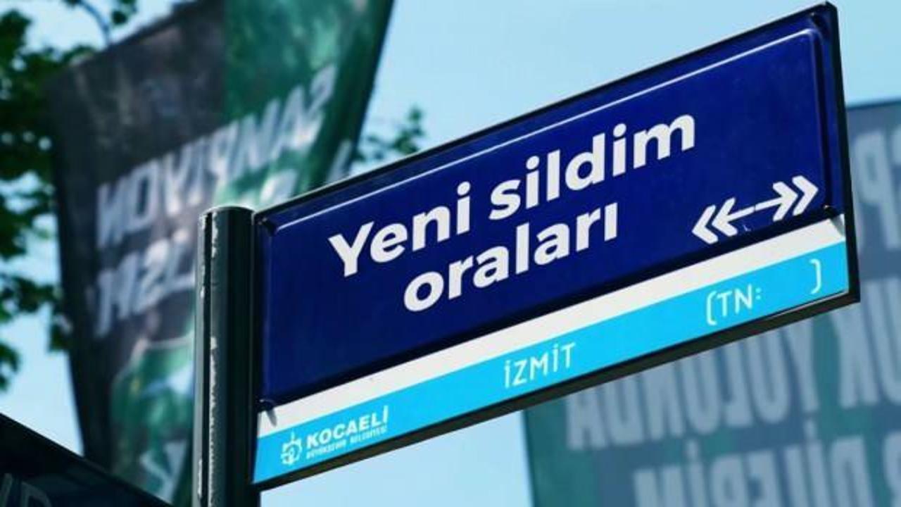Anneler g&uuml;n&uuml;ne &ouml;zel! Trafik levhalarında anlamlı yazılar