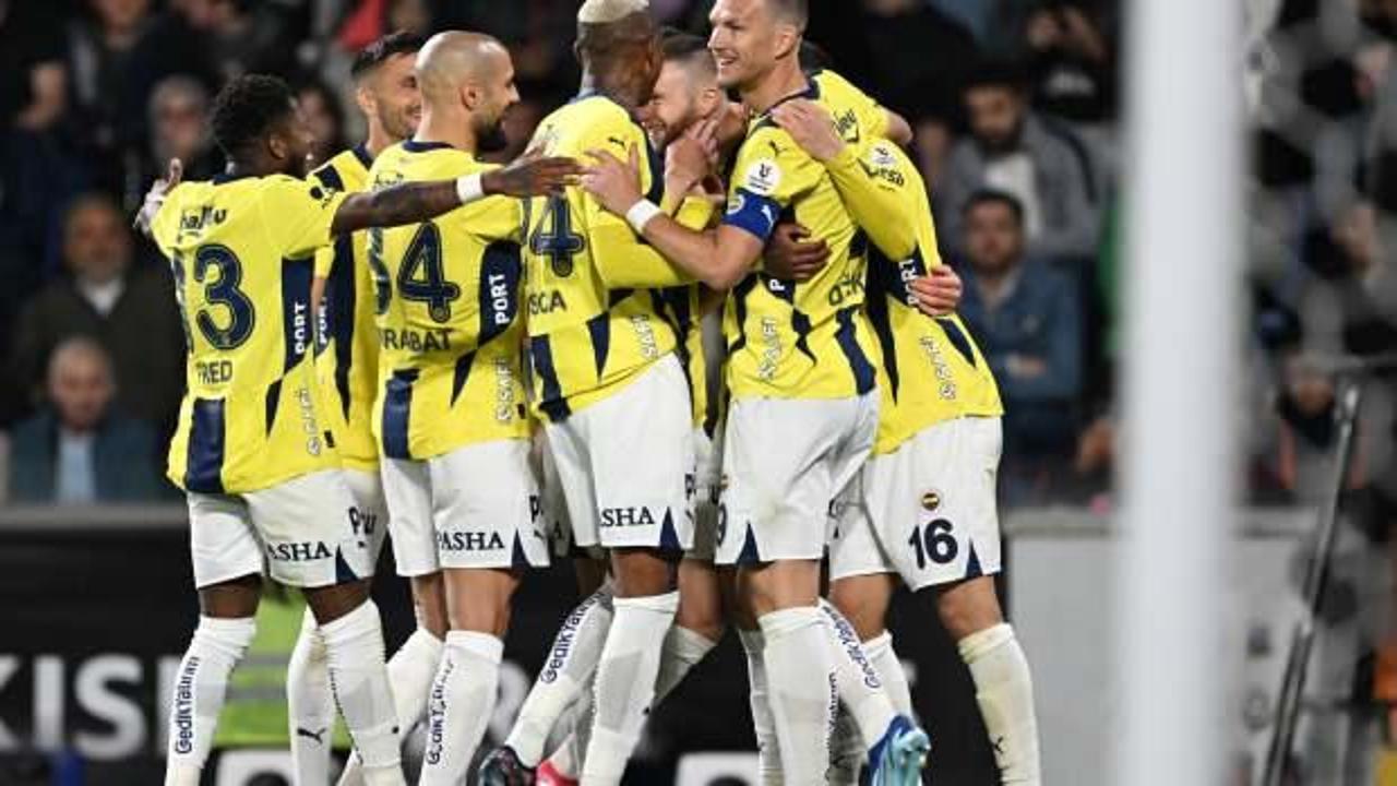 Fenerbahçe'ye 2 orta sahasından kötü haber!