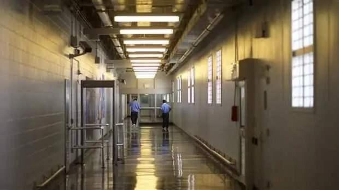 Firar ettiği sanıldı, acil koduyla arandı: Adliyede unutulduğu ortaya çıktı!