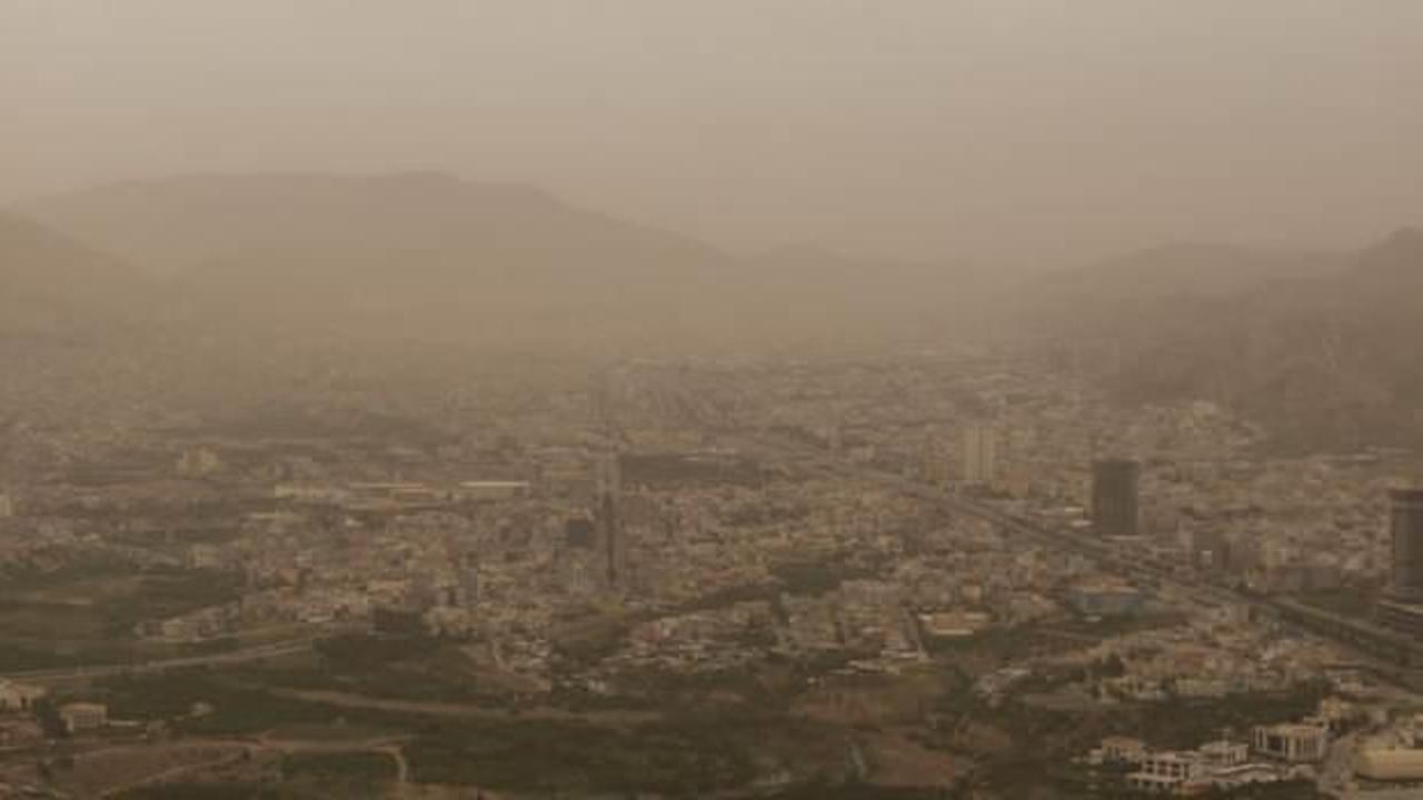 Irak'ı kum fırtınası vurdu: 4 &ouml;l&uuml;, 3 yaralı
