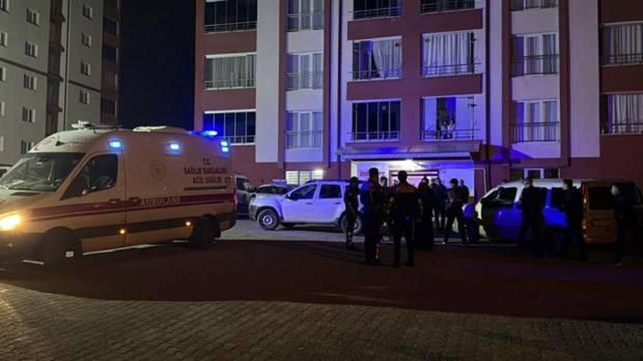 Kan donduran olay! iki kardeş kanlar i&ccedil;inde &ouml;l&uuml; bulundu