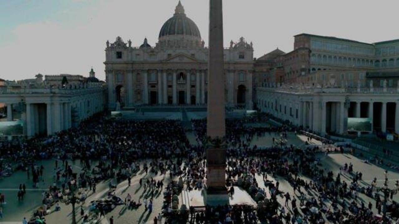 Papalık seçiminde ikinci gün! Vatikan’da oylamalar başladı