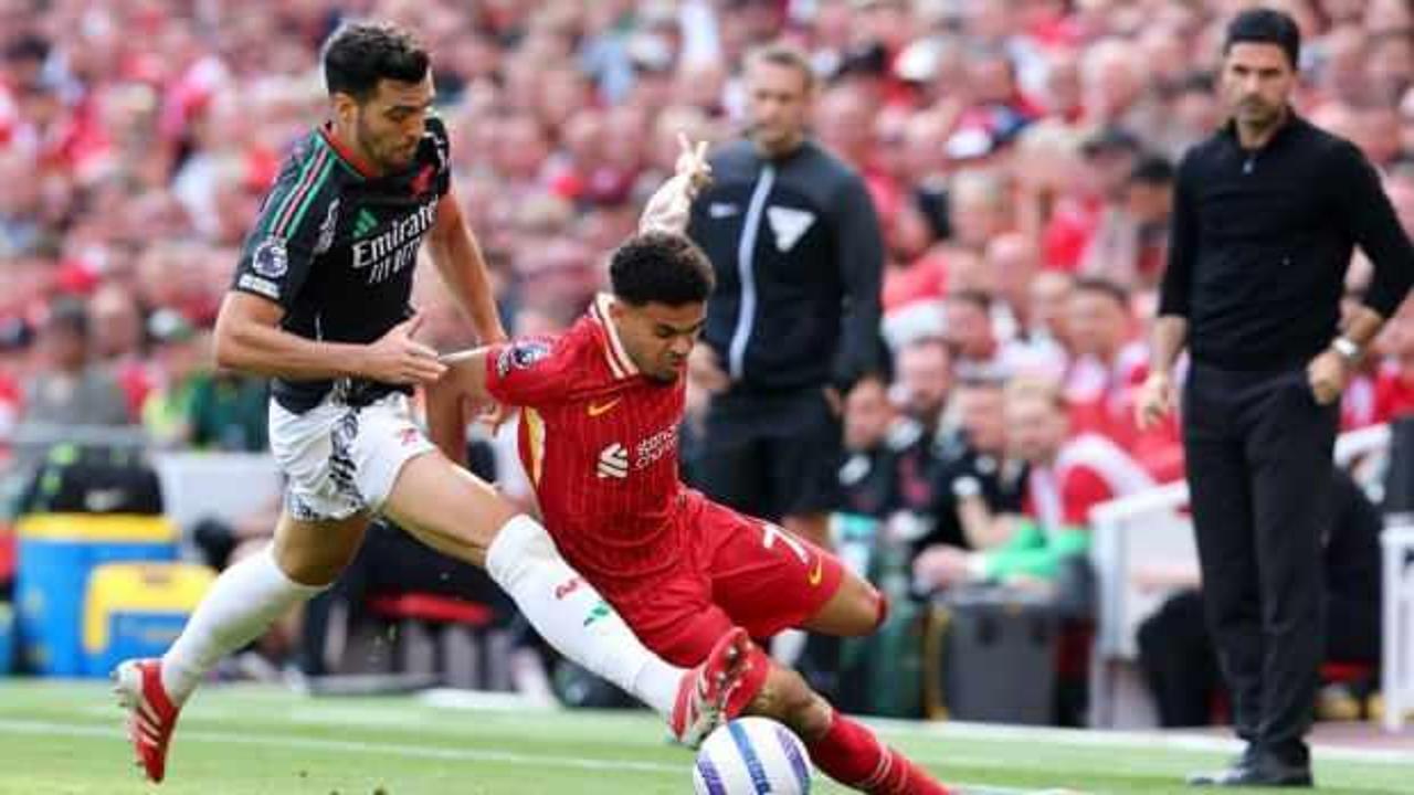 Premier Lig'de Arsenal, 'şampiyona' boyun eğmedi