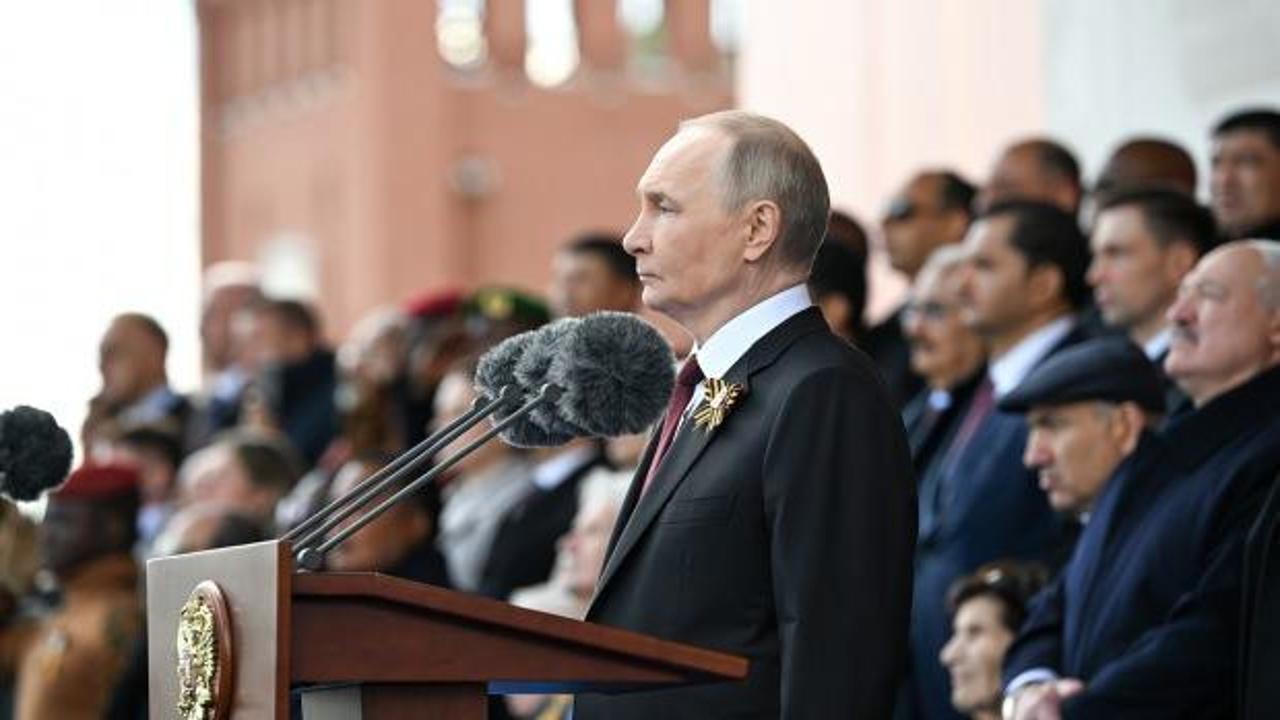 Rusya'da "Zafer G&uuml;n&uuml;" t&ouml;reni! 