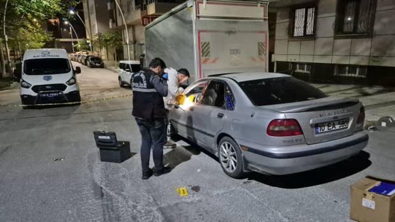 Sultangazi'de 19 yaşındaki gence kanlı pusu! Anne sinir krizi ge&ccedil;irdi 