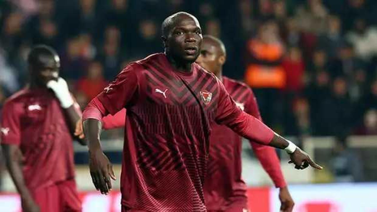 Takımı küme düşmüştü! Bitime 4 hafta kala Aboubakar sürprizi