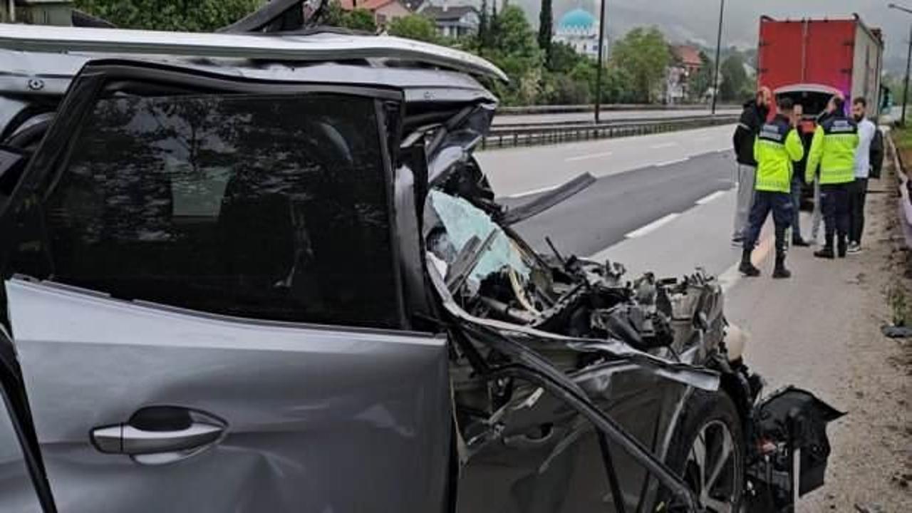 TIR'a arkadan &ccedil;arptı! Ara&ccedil; hurdaya d&ouml;nd&uuml; ama...