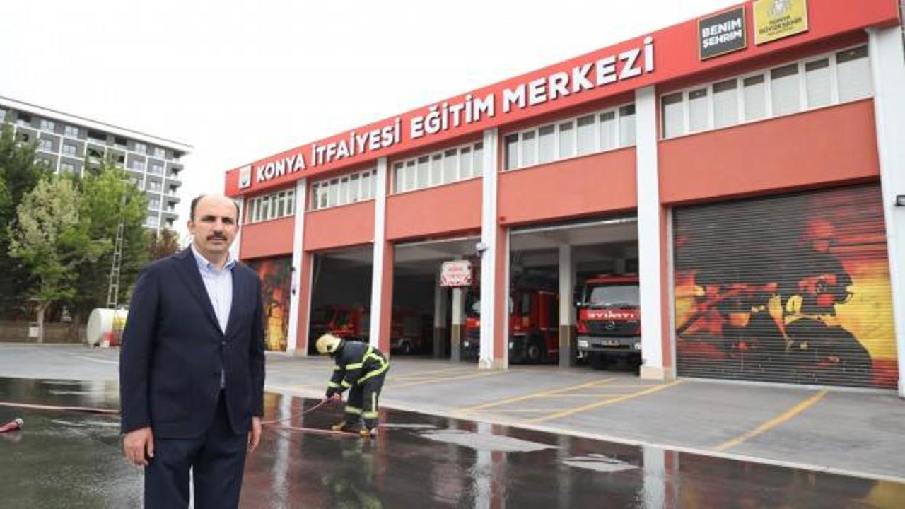 Başkan Altay, 'Gönüllü İtfaiyecilik' eğitimi alan üniversite öğrencileriyle buluştu