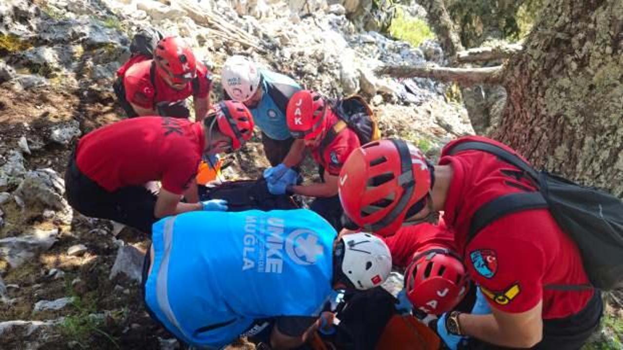 Alman yamaç paraşütü pilotu, Fethiye'de kayalık alana düşerek öldü