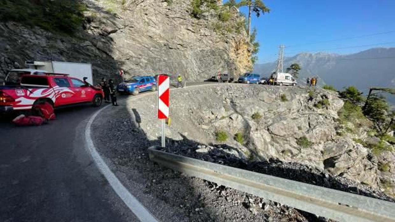 Antalya'da feci kaza! Uçuruma yuvarlandı