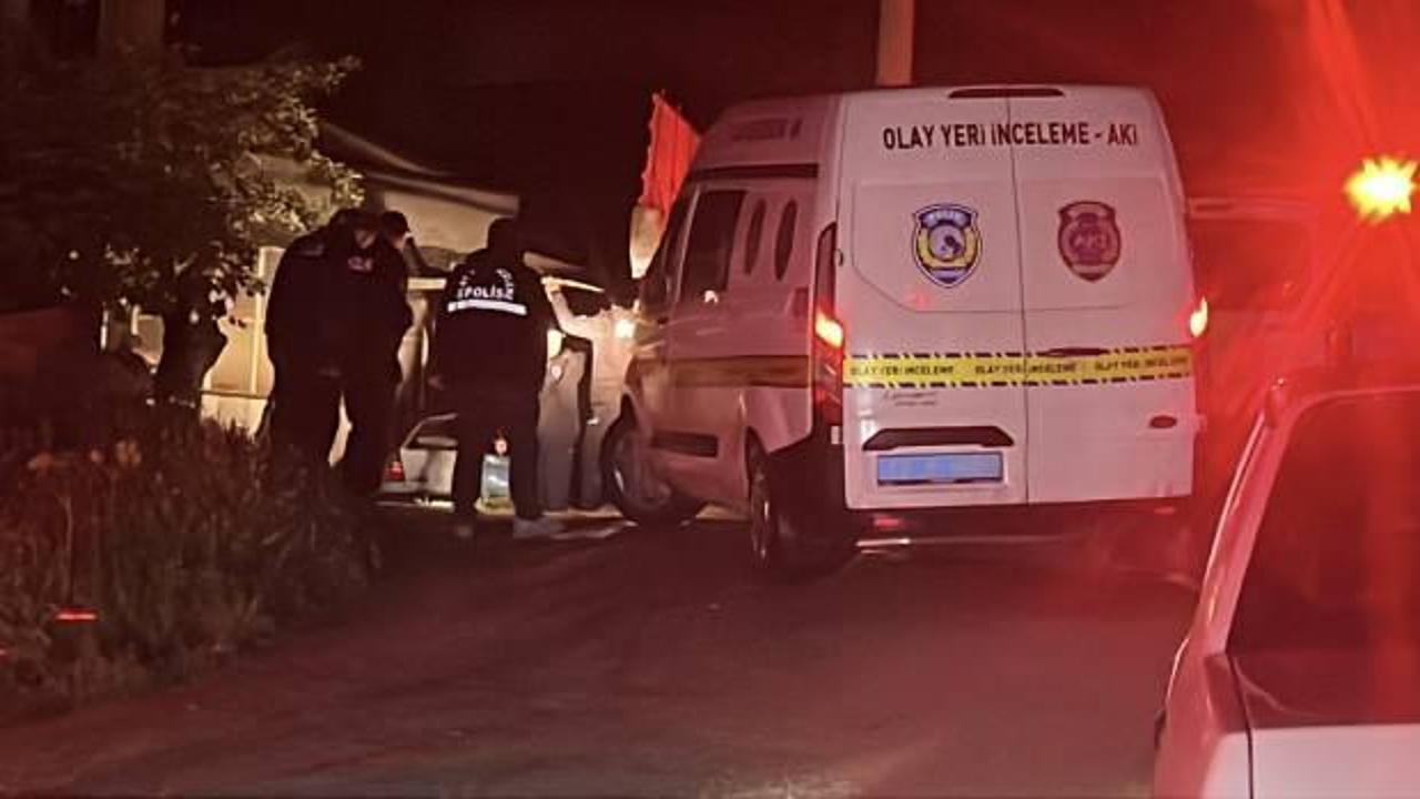 Evde &ccedil;ıkan yangında yaşlı &ccedil;ift hayatını kaybetti