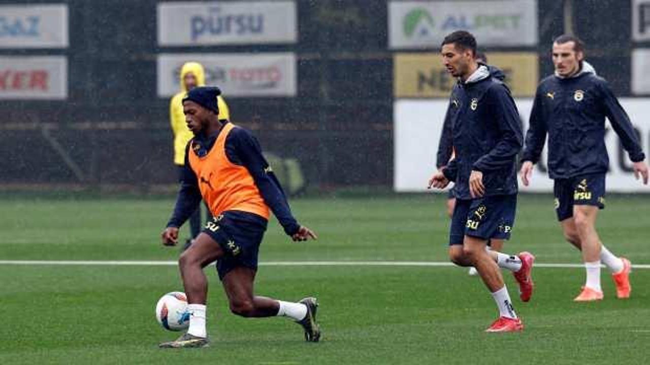 Fenerbah&ccedil;e, Ey&uuml;pspor ma&ccedil;ının hazırlıklarını tamamladı