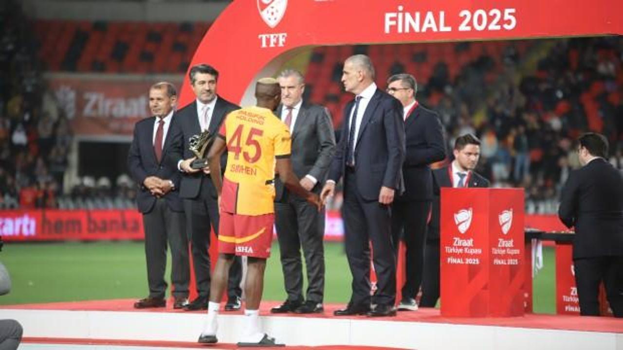 Finalin oyuncusu Victor Osimhen seçildi
