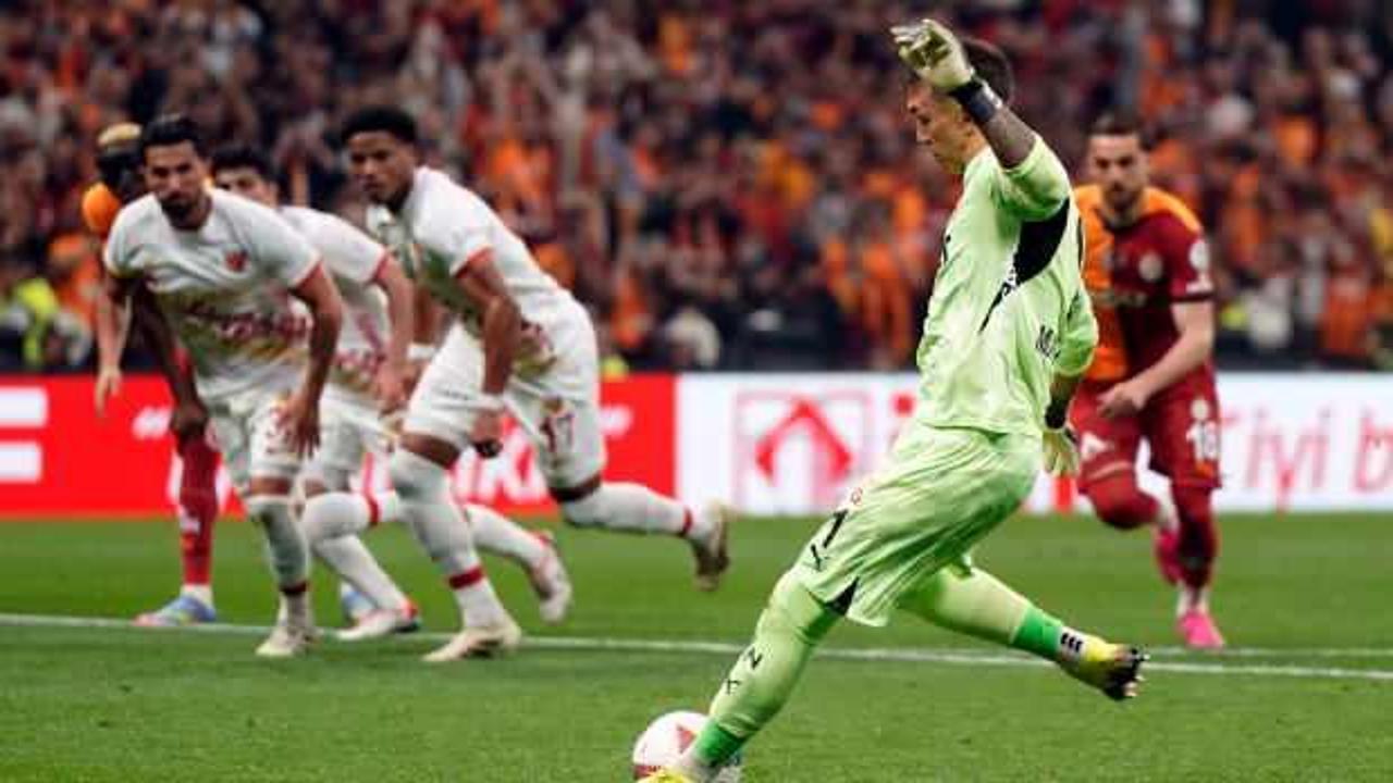 Galatasaray'ın şampiyonluk golü Muslera'dan!