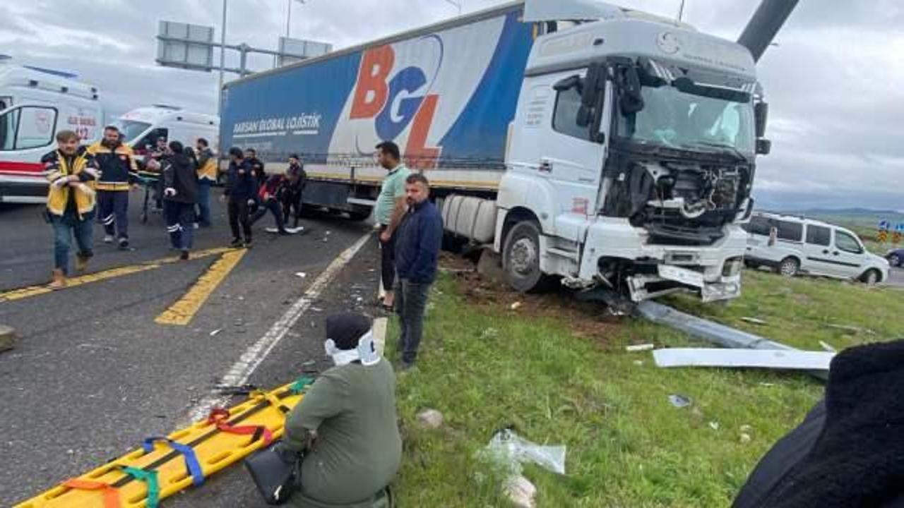 Kars’ta feci kaza: 2’si ağır 4 yaralı