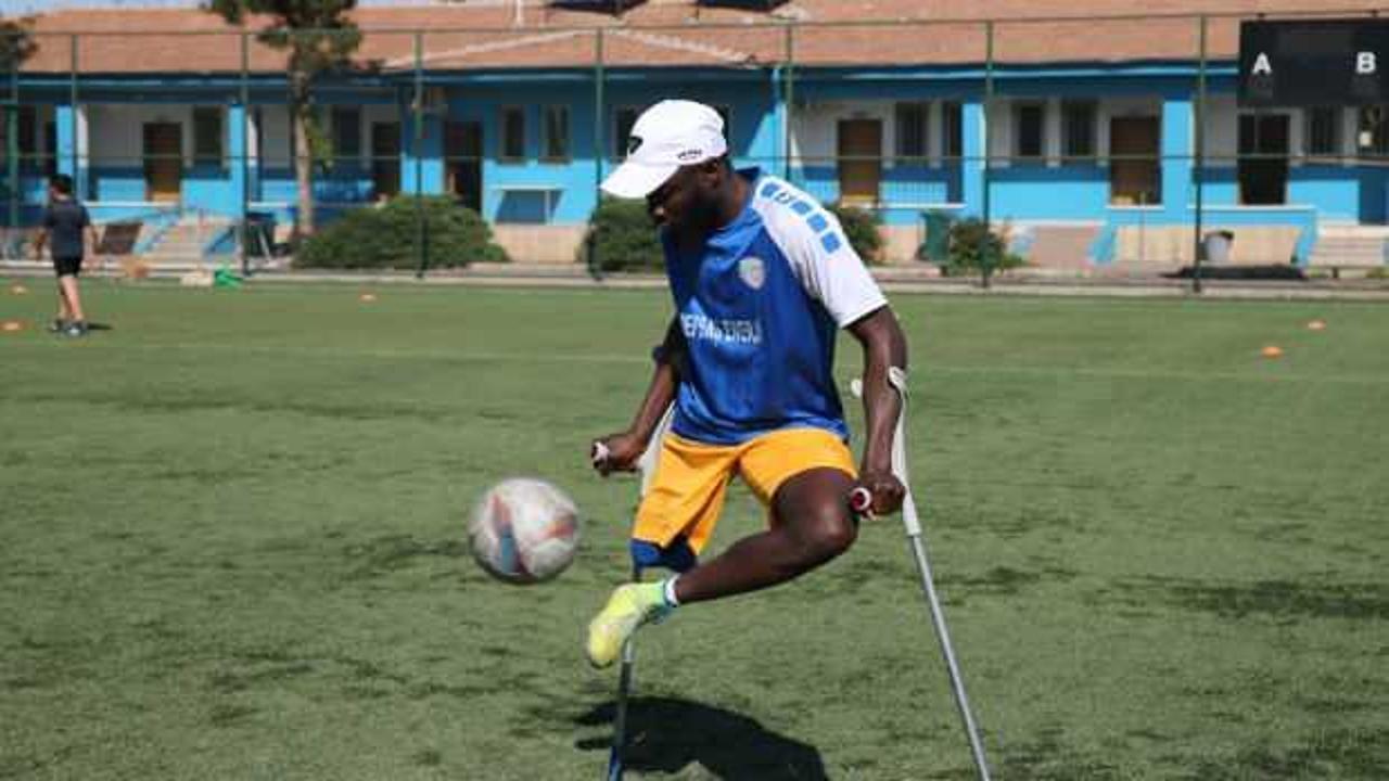 Transfer teklifi sosyal medyada yapıldı, Şanlıurfa'da futbolla hayata tutundu