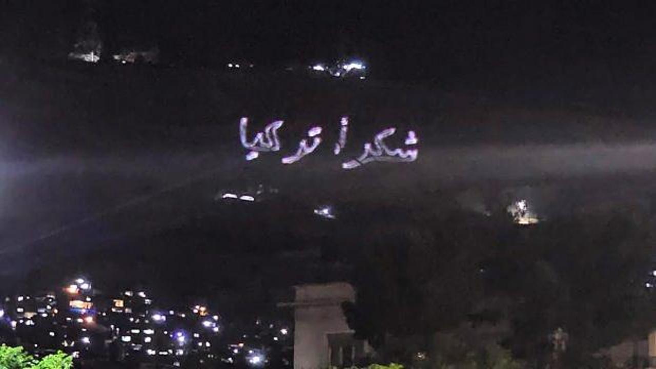 Suriye'den, T&uuml;rkiye'ye anlamlı jest: Kasyun Dağı'na yansıtıldı