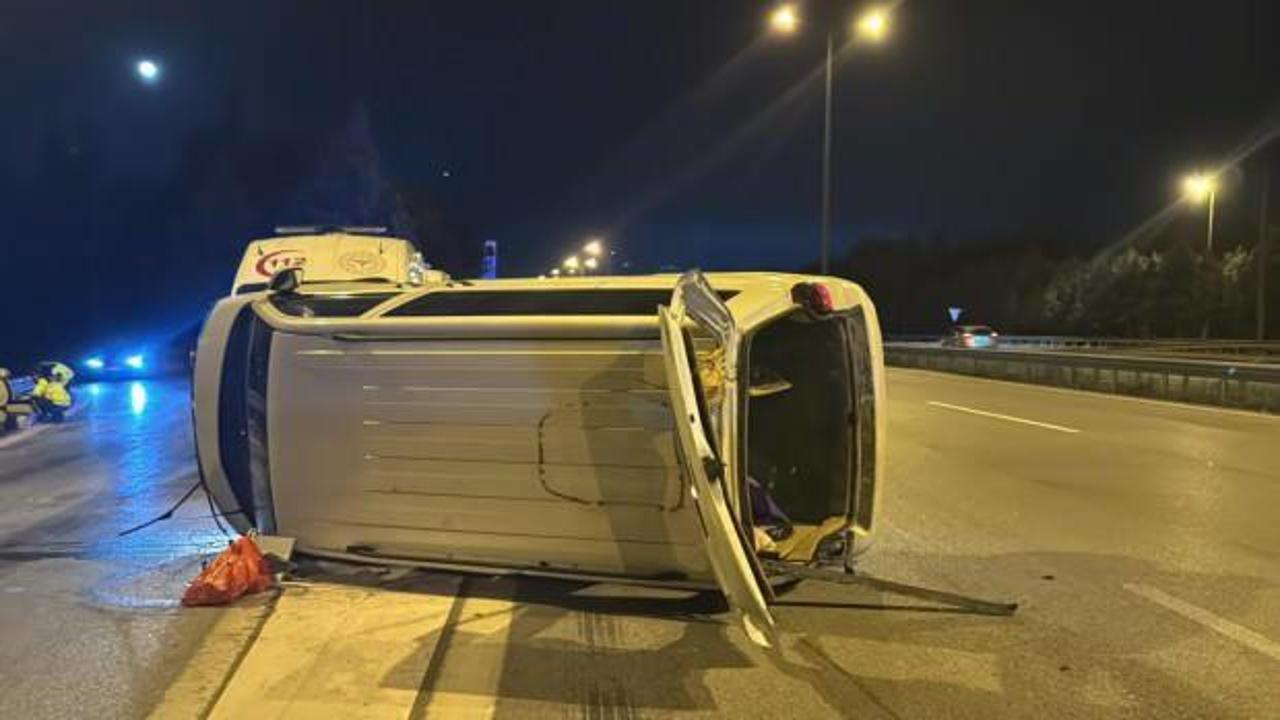 TEM'de minibüs devrildi! Korkunç kaza