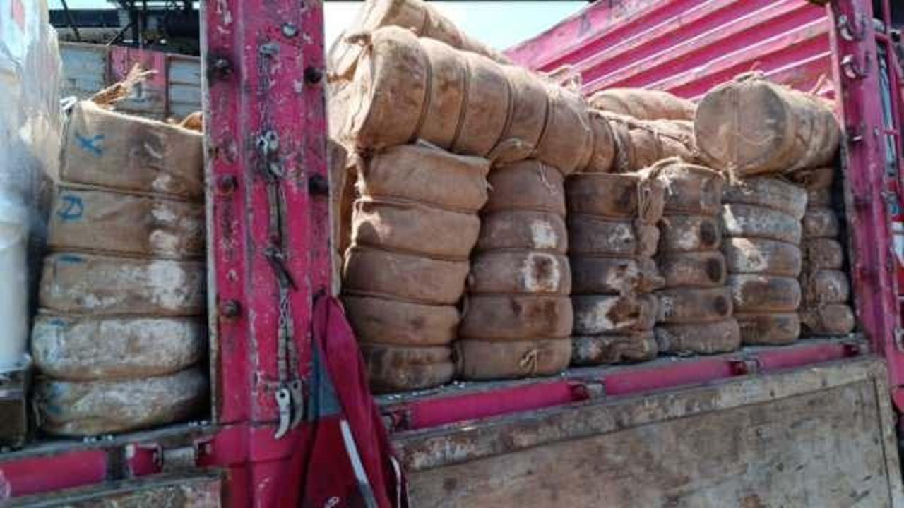 Tonlarca bozulmuş ve etiketsiz ürün imha edildi