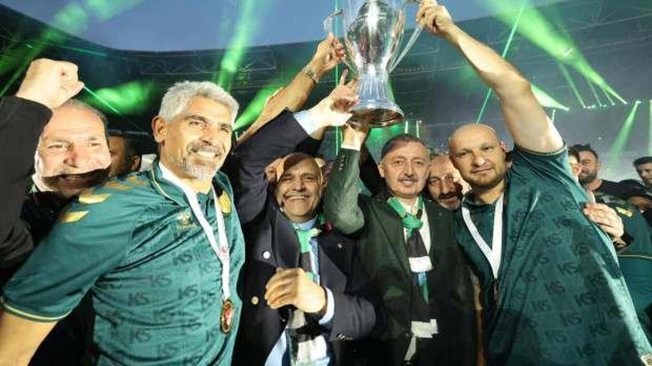 16 yıl sonra Süper Lig'e döndüler, başkansız kaldılar: 3 isimle görüşülüyor