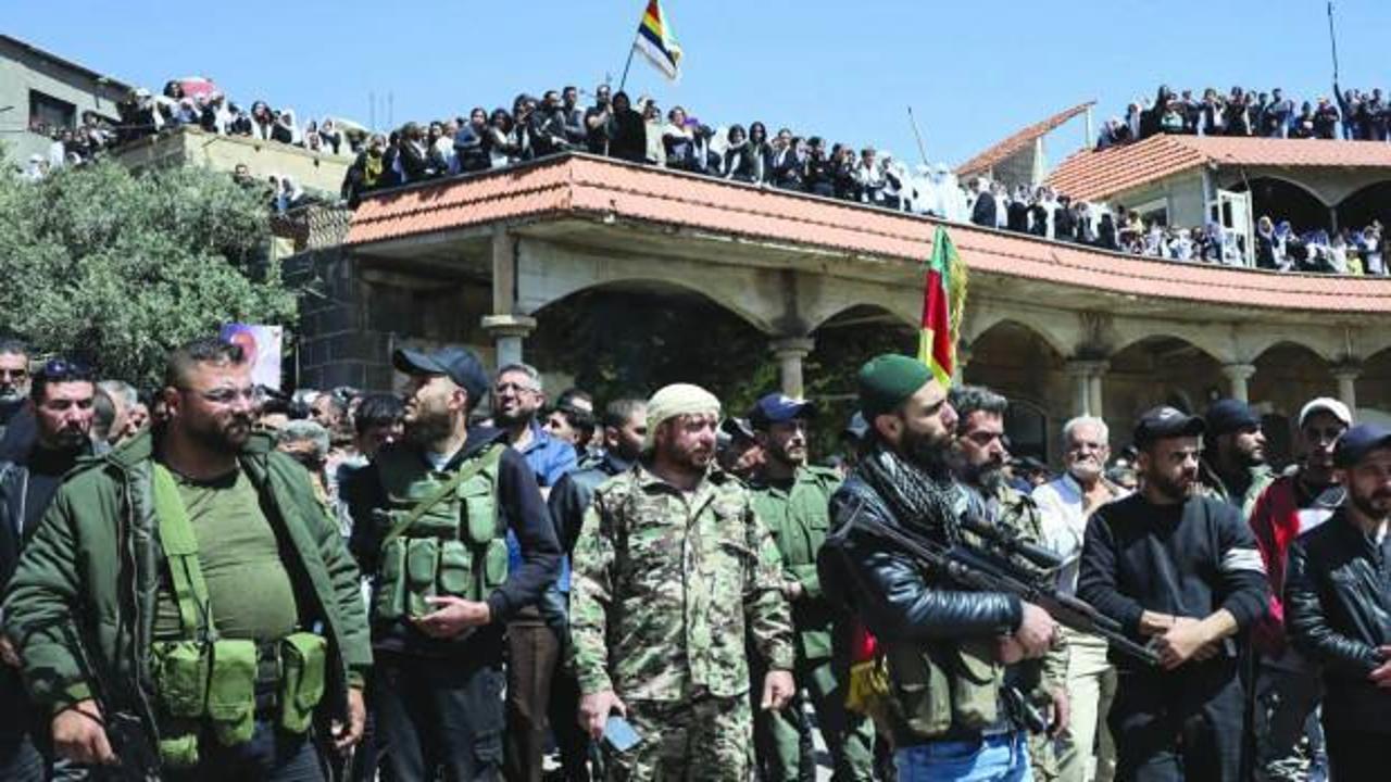 ABD'li Bakan 'iç savaş yakın' dedi, Suriye'de vali rehin alındı!