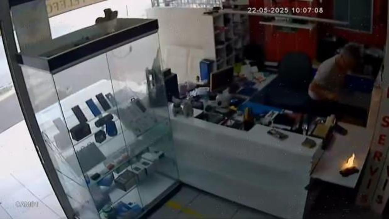 Adana'da batarya bomba gibi patladı! O anlar kameraya yansıdı 