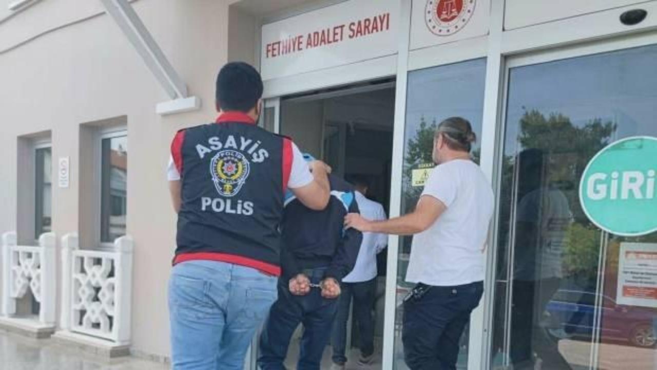 AK Parti İlçe Başkanlığı'na taşlı saldıran şahıs tutuklandı!