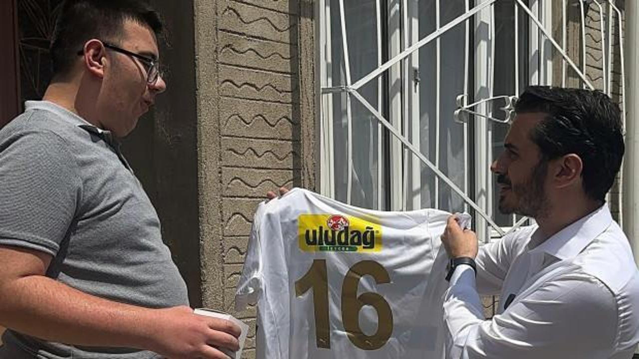 Efe&rsquo;nin yaptığı &lsquo;racon&rsquo; karşılık buldu!  AK Partili Başkan&rsquo;dan takdir toplayan hareket